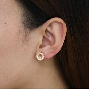 18k Gold Stud Earrings